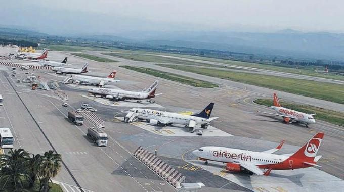 Il groviglio degli aeroporti calabresi