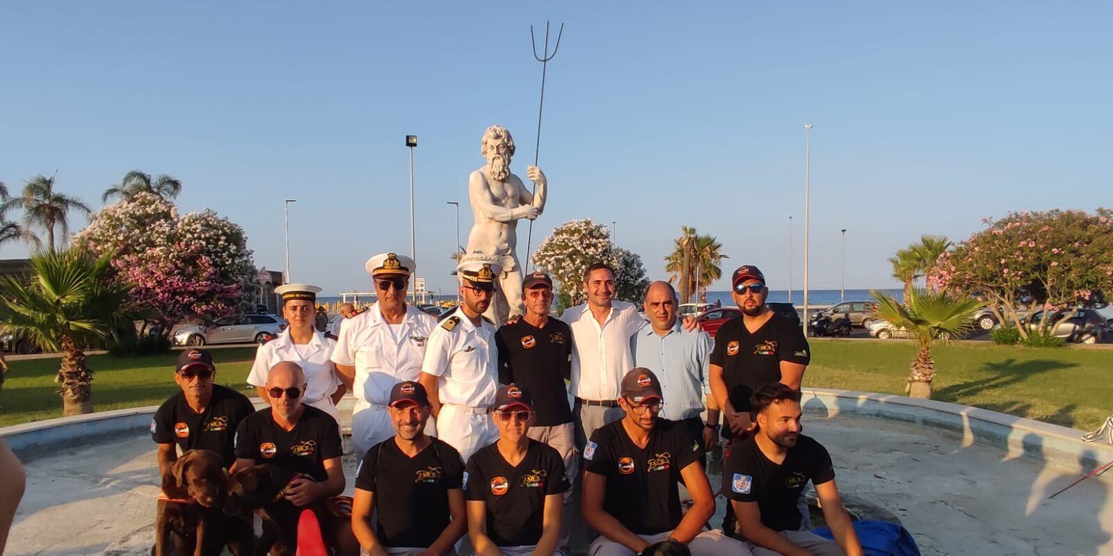 Alecci dona una statua di Nettuno in occasione dell’evento “i Bambini e il Mare”