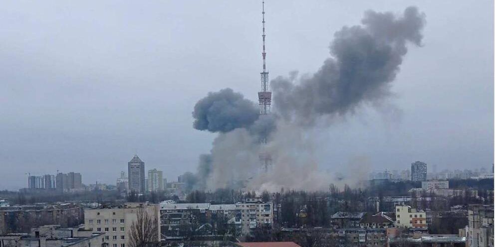 Pioggia di missili sulle città. Raid contro la tv a Kiev – VIDEO