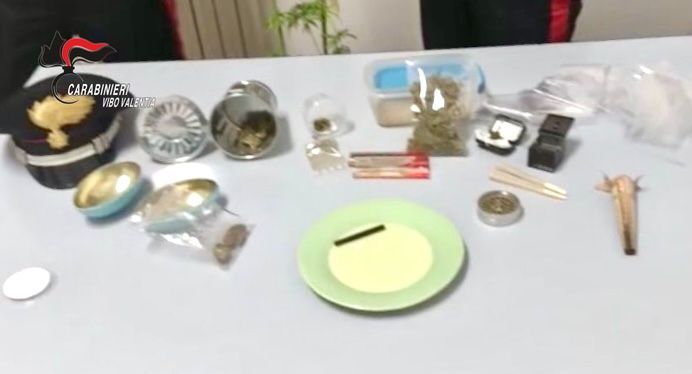 Droga, giovane sorpreso con diverse dosi: arrestato – VIDEO