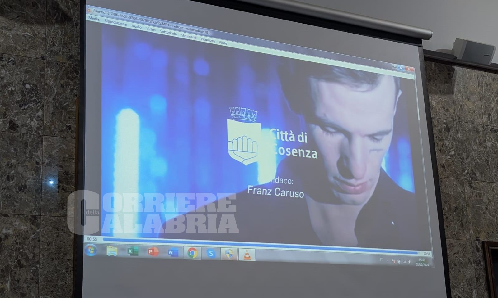 Concertone di Capodanno a Cosenza, ecco quanto costerà Achille Lauro. E Caruso spera nel ritorno turistico