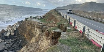 Amantea, il mare “minaccia” la statale: l’appello del sindaco Pellegrino