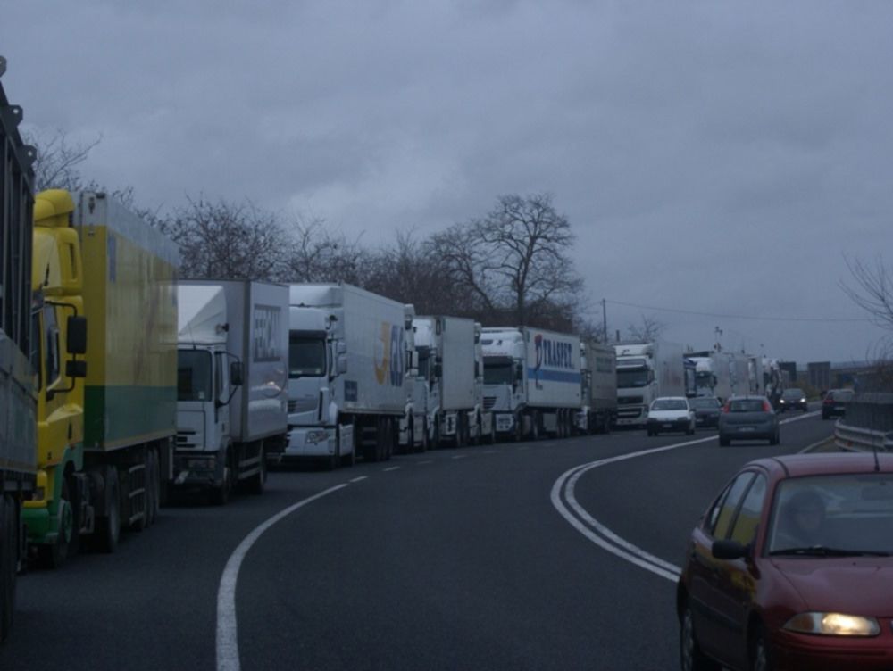 Assalto alle pompe di benzina