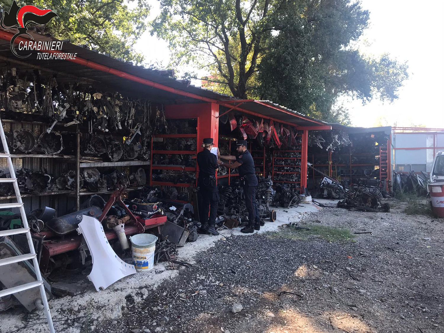 Montalto, sequestrata una carrozzeria abusiva