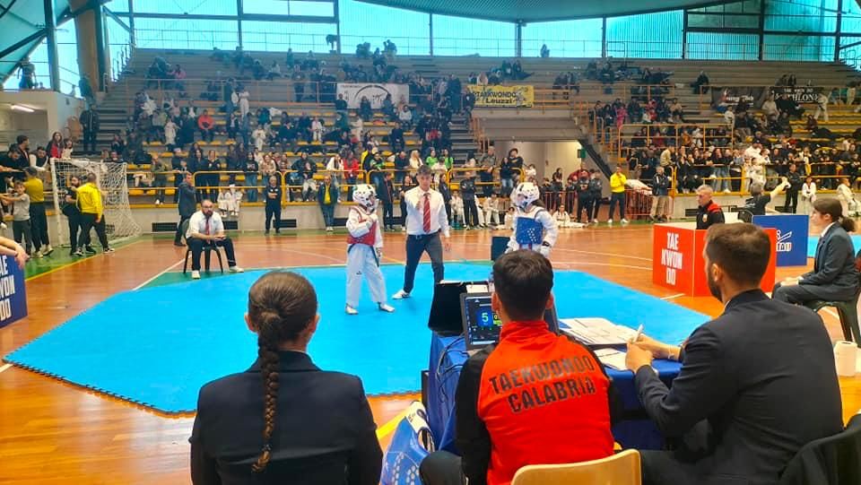 Taekwondo, giovani talenti in gara al Palagallo di Catanzaro per il campionato regionale