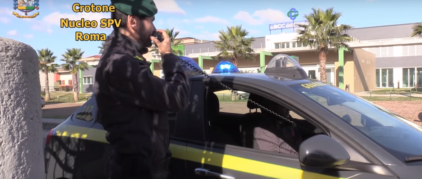 I finanzieri infedeli a “caccia” nelle banche dati. “Spiati” colleghi, imprenditori e perfino l’ex sindaco di Roma