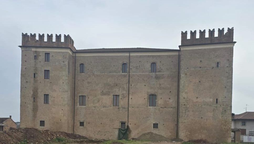 San Lorenzo del Vallo, polemiche per i lavori al Castello. «Uno sfregio alla nostra storia»