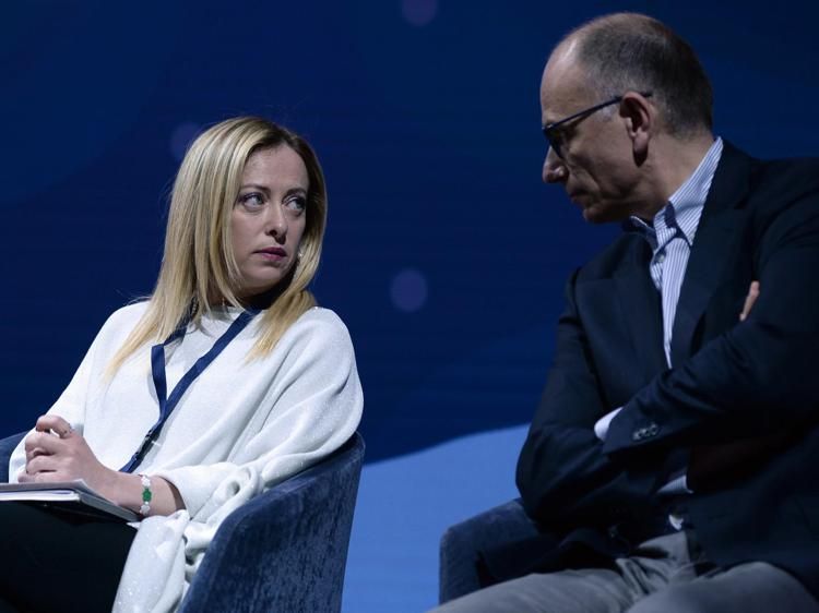 Lo stop dell’Agcom: un solo confronto a due viola la par condicio