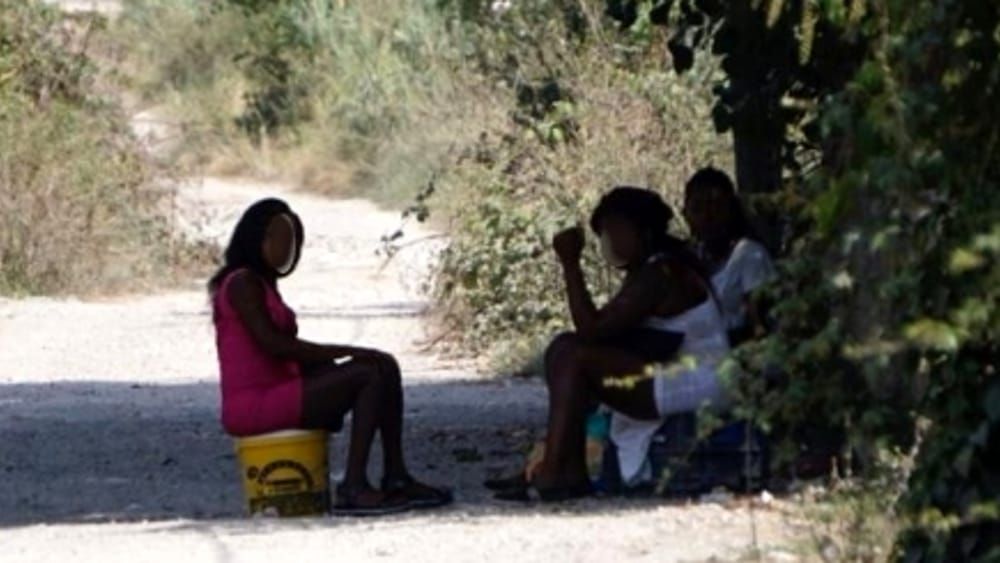 Il rito voodoo, il viaggio da 25mila euro e la promessa tradita. «Ho dovuto lasciare mio figlio in mano ai clan»