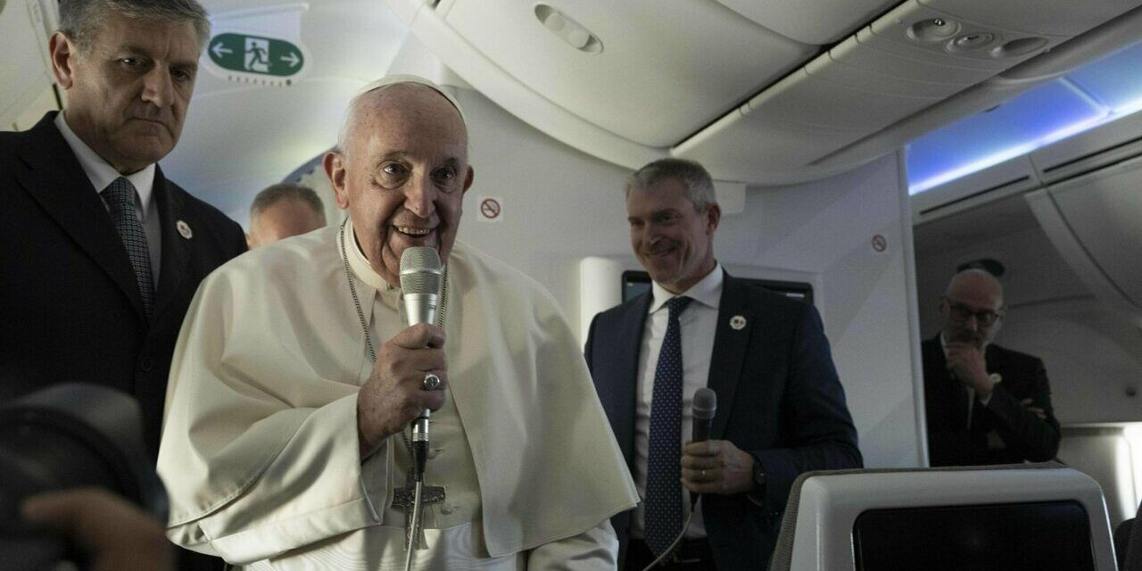 Migranti, Papa Francesco: «Italia senza Ue non può fare nulla»