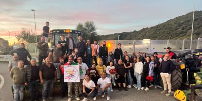 Calabria, dai trattori ai Tir: scattano 5 giorni di proteste e blocchi. Rifornimenti a rischio. Prima “chiamata a raccolta” allo svincolo dell’A2 a Falerna