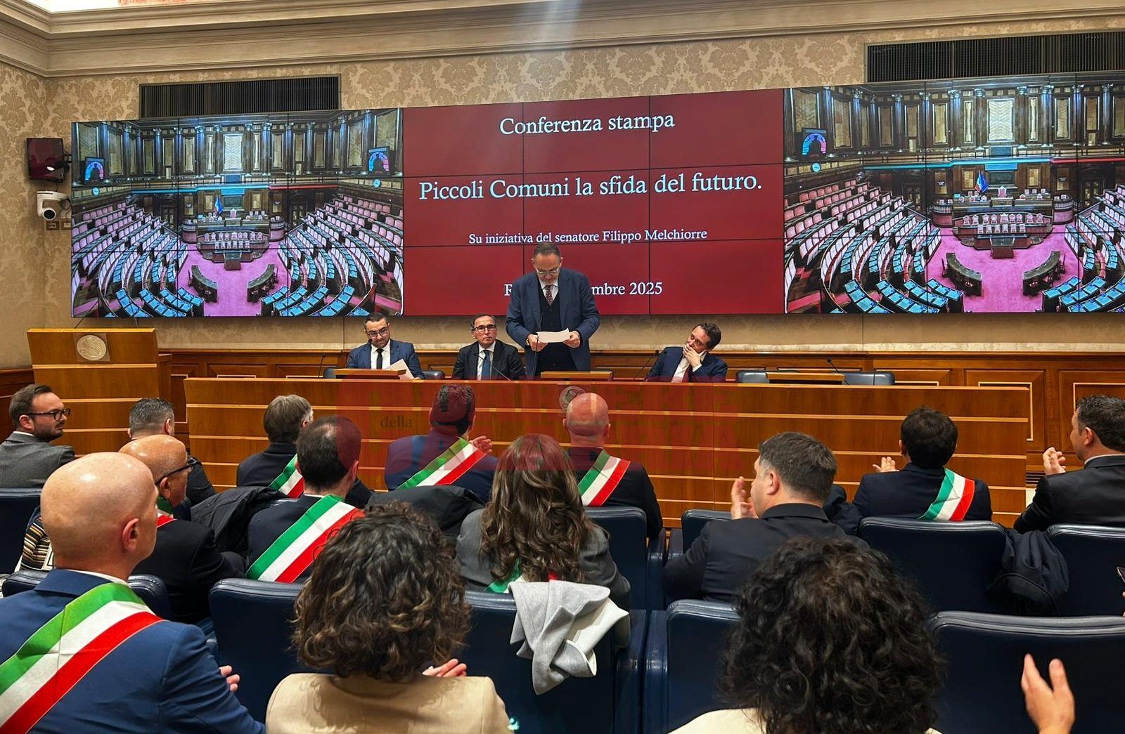 Piccoli comuni, grandi sfide: tra spopolamento e carenze infrastrutturali i sindaci calabresi chiedono «interventi urgenti»