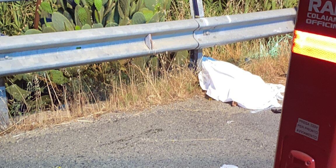 La statale 106 miete un’altra vittima: un senegalese muore investito a Corigliano Rossano