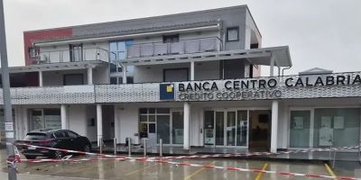 Assalto al bancomat di Santo Stefano di Rogliano, il 25enne pugliese ai domiciliari