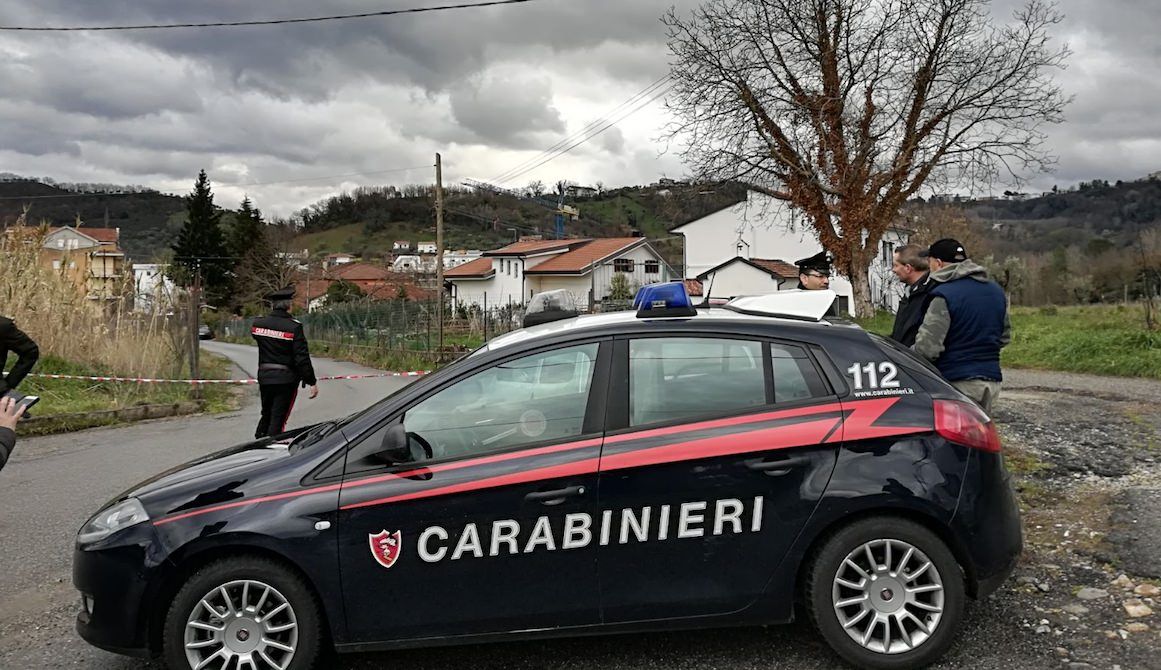 Famiglia sterminata a Rende, forse caso di omicidio-suicidio – VIDEO