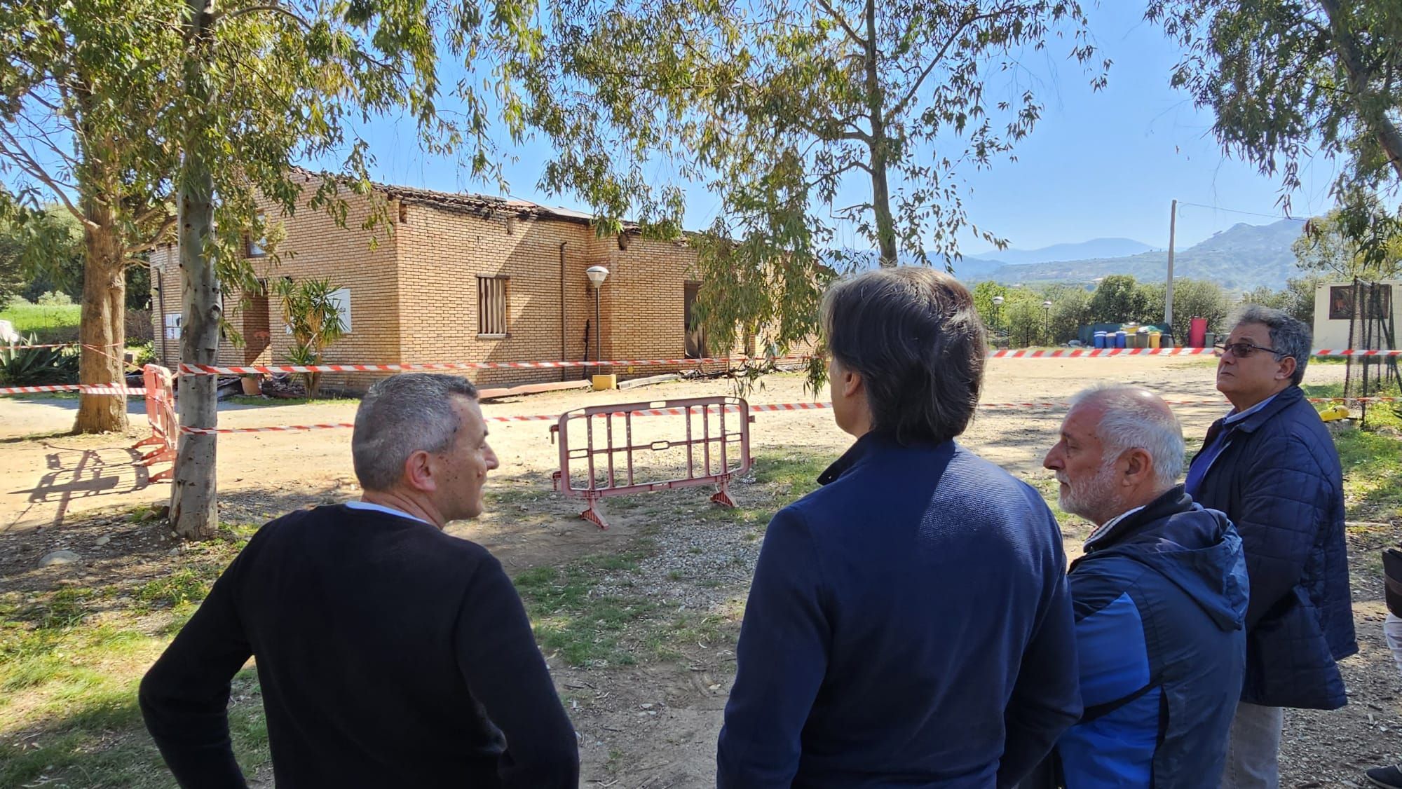Incendio al Parco Ecolandia a Reggio, Falcomatà: «Una ferita al cuore della città»