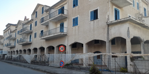 fuscaldo ex hotel ferite ragazze