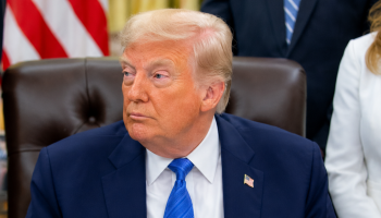 Schiaffo a Trump sull’Iran: storico strappo al Senato