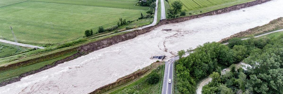 Maltempo in Emilia, nella notte nuove esondazioni. Critica la situazione sulla A14