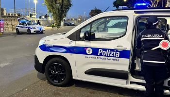 Reggio Calabria, stretta della Polizia locale: quattro denunce e un Daspo