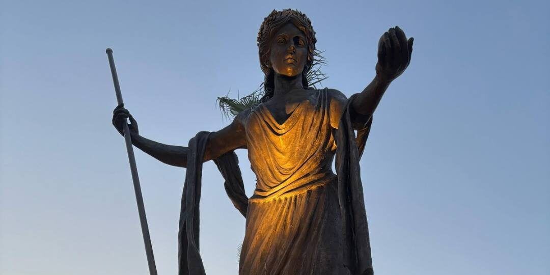 Crotone, splende la statua di Hera Lacinia realizzata da Antonio Affidato