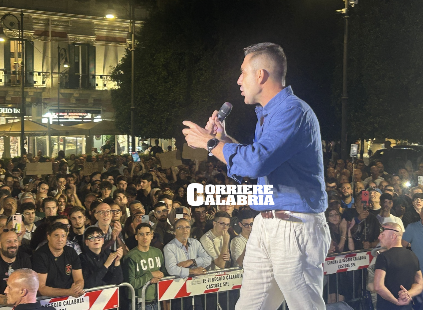 Elezioni Suppletive, Vannacci in piazza Duomo: «Volete Barabba o Reggio?»