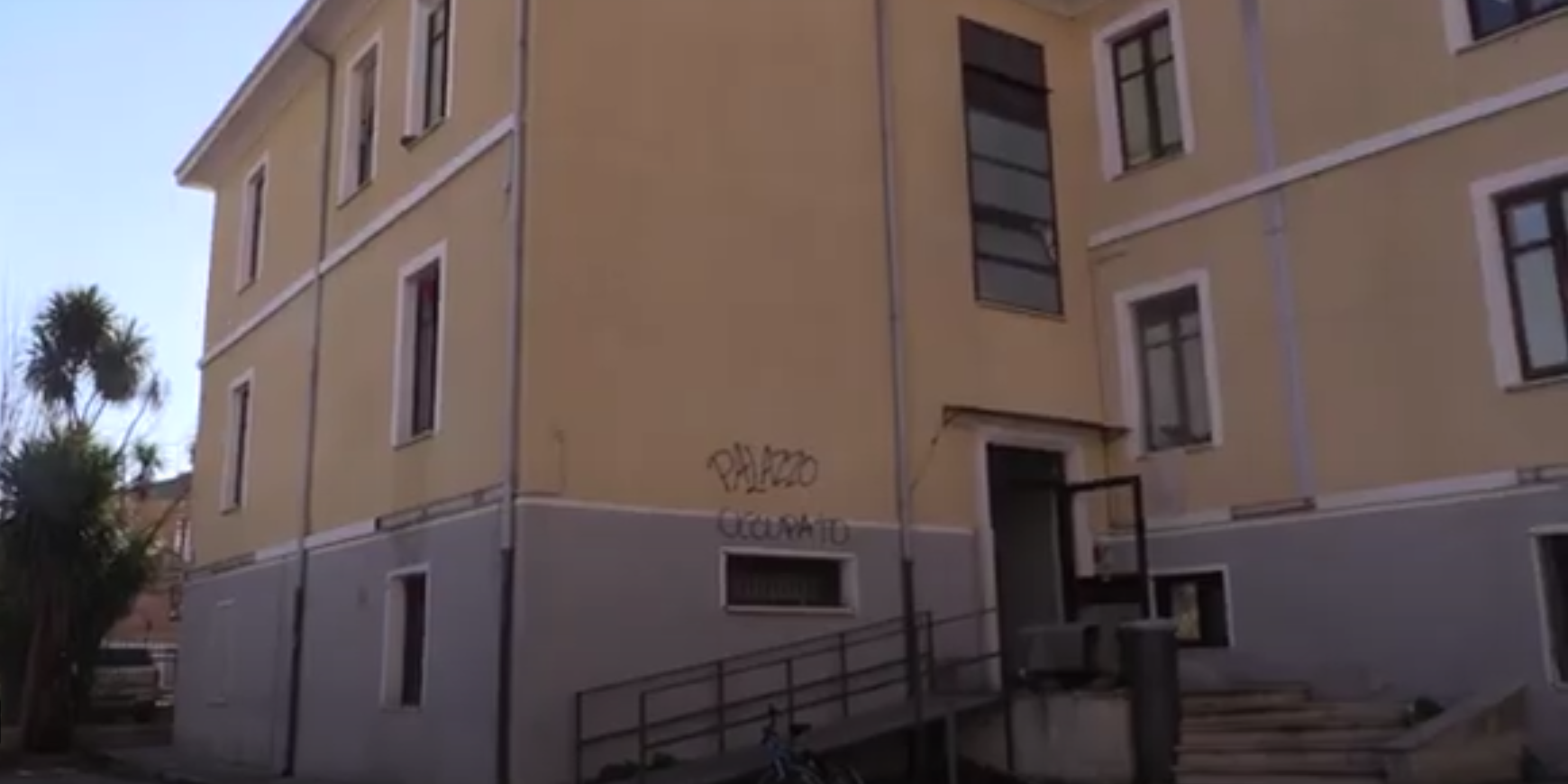 Cosenza, la Lega chiede lo sgombero del palazzo Aterp di via Savoia