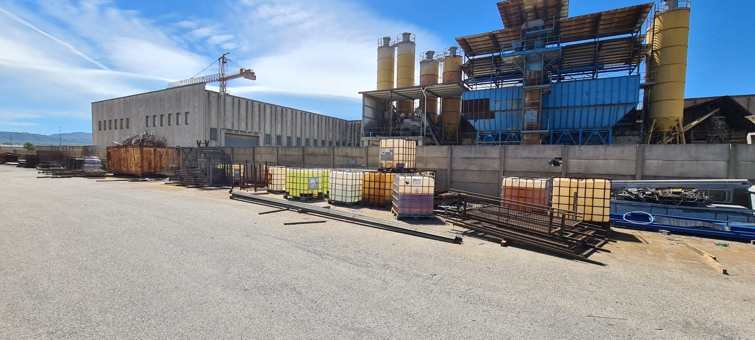 Illeciti ambientali nell’area industriale di Lamezia. Sequestro da 24 milioni di euro – FOTO