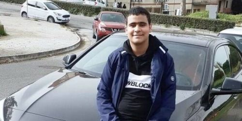 Scende dal bus per andare a scuola e sparisce, ritrovato lo studente di Vibo