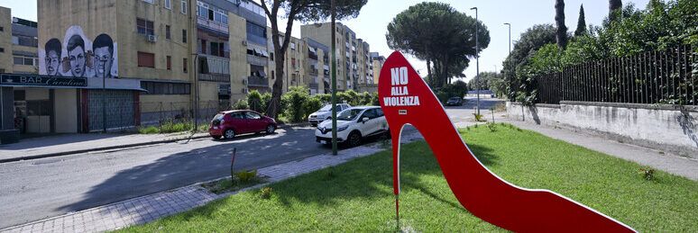 La madre della 12enne abusata a Caivano: «Ci minacciano»