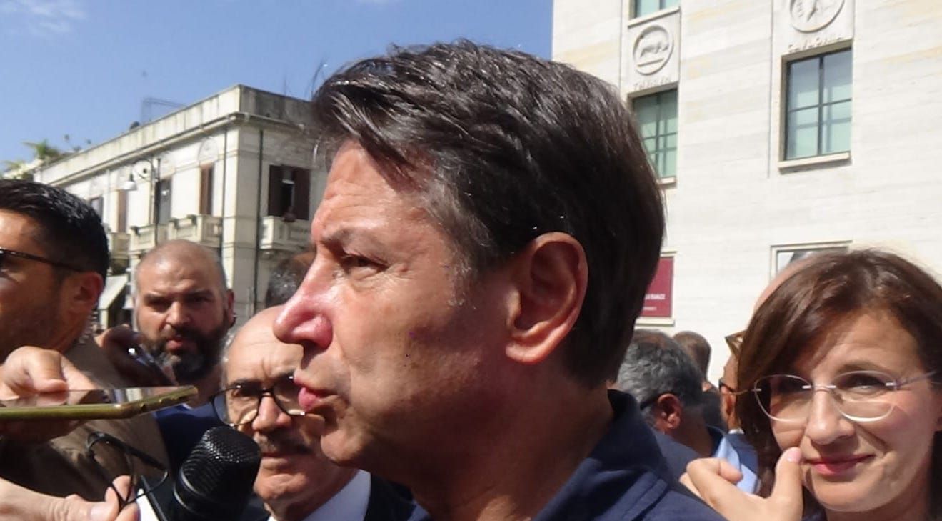 Conte alla marcia antimafia: «Uniamo Calabria e Sicilia, due terre che soffrono»