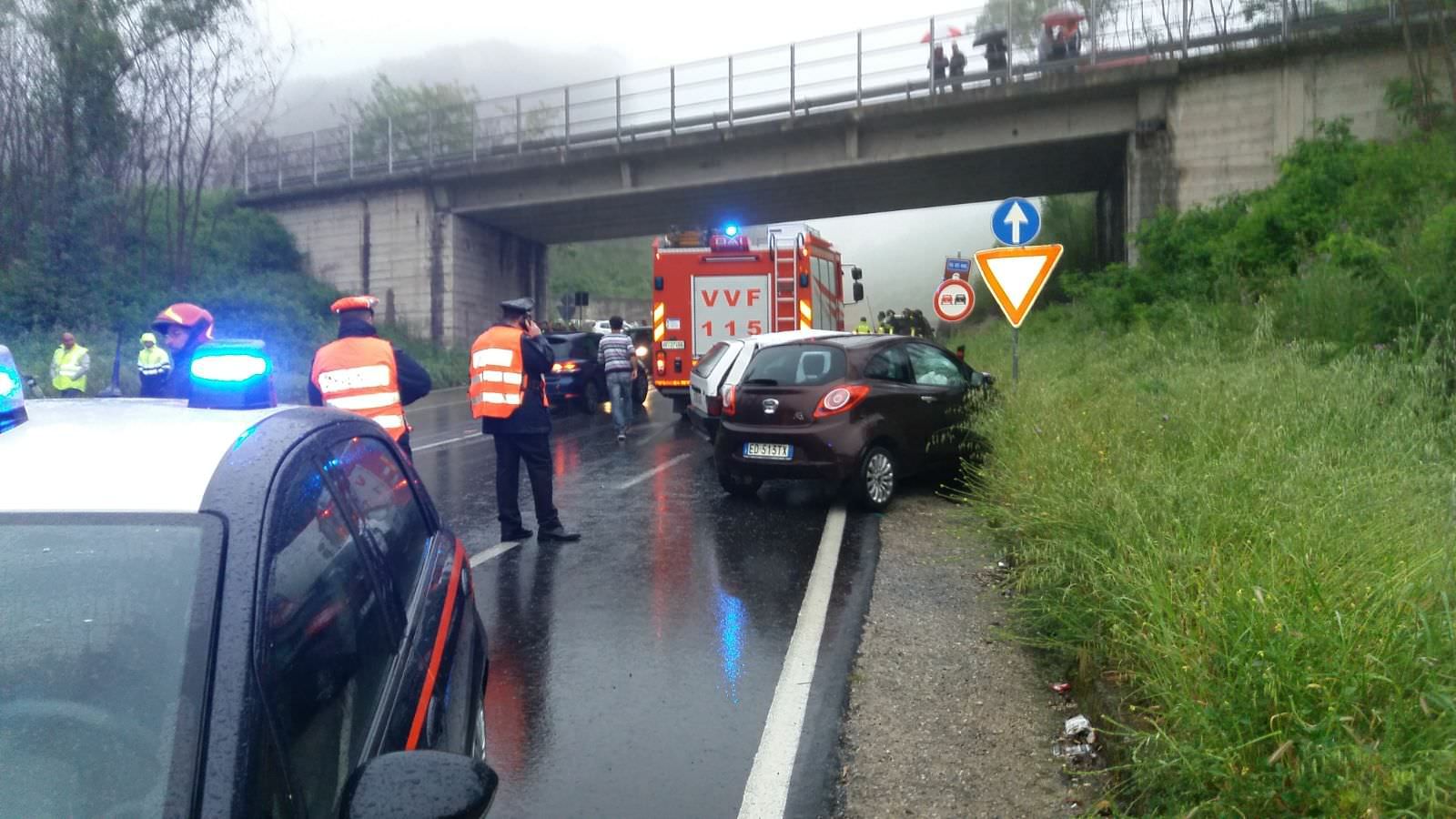 Scontro sulla 107 a Rovito, muore una donna
