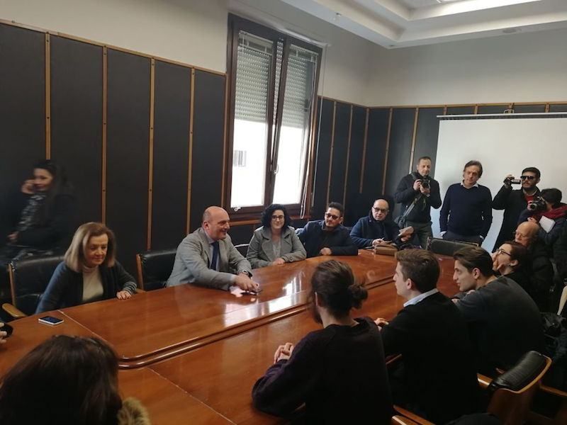 Tra proteste e Consiglio, la mattinata calda di Crotone