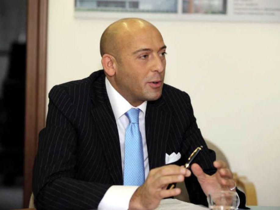 «De Felice uomo solo al comando, ma naviga a vista»