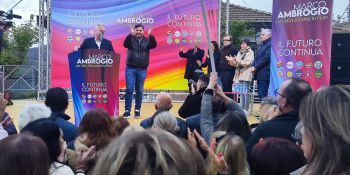 Marco Ambrogio apre la campagna elettorale: 500 persone in piazza a San Giovanni in Fiore