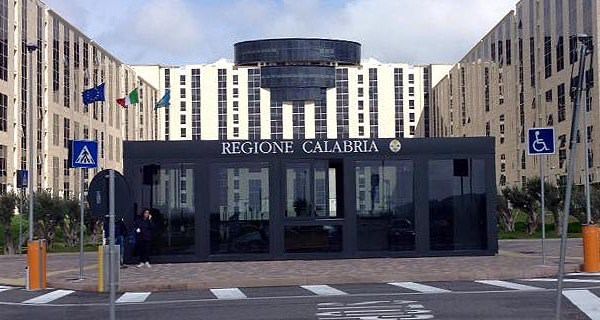 Bando sui borghi, Gallo denuncia: «Da Oliverio un contentino elettorale»