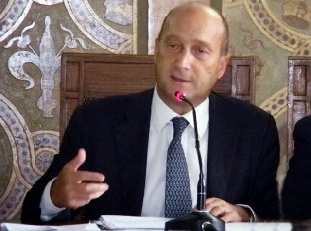 Foti: «La nuova A3? È una bufala»