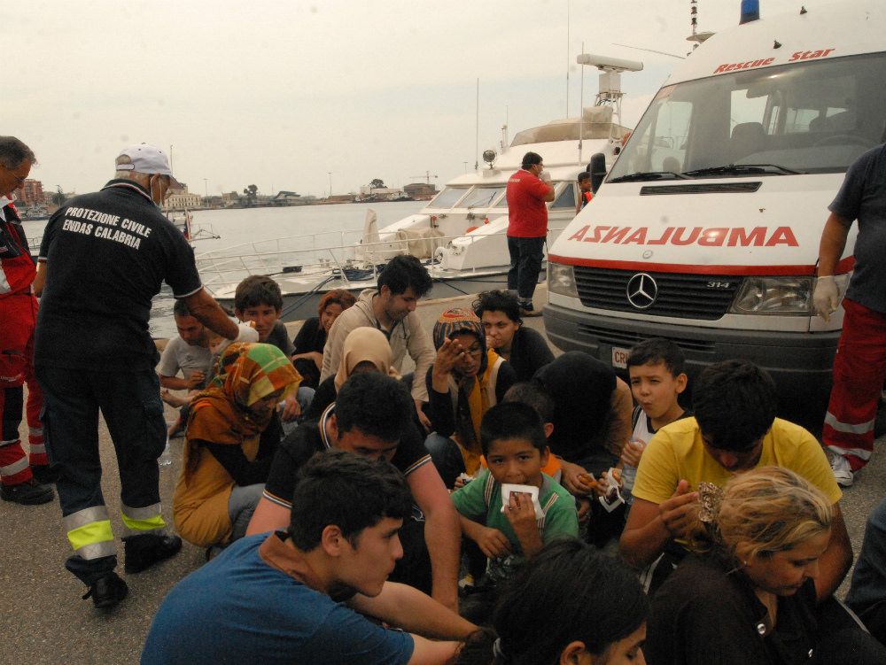 Partorisce pochi giorni dopo lo sbarco in Calabria