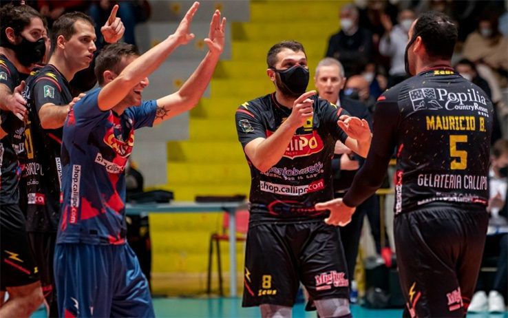 Volley, Vibo-Modena prima partita giocata con la mascherina
