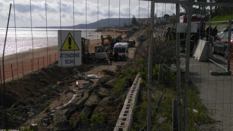 Operai morti nel cantiere del lungomare a Crotone, assolti in appello Cosentino e Spina
