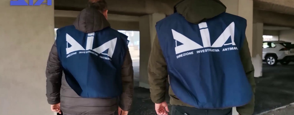 Summit del clan a casa di insospettabili, 11 arresti 