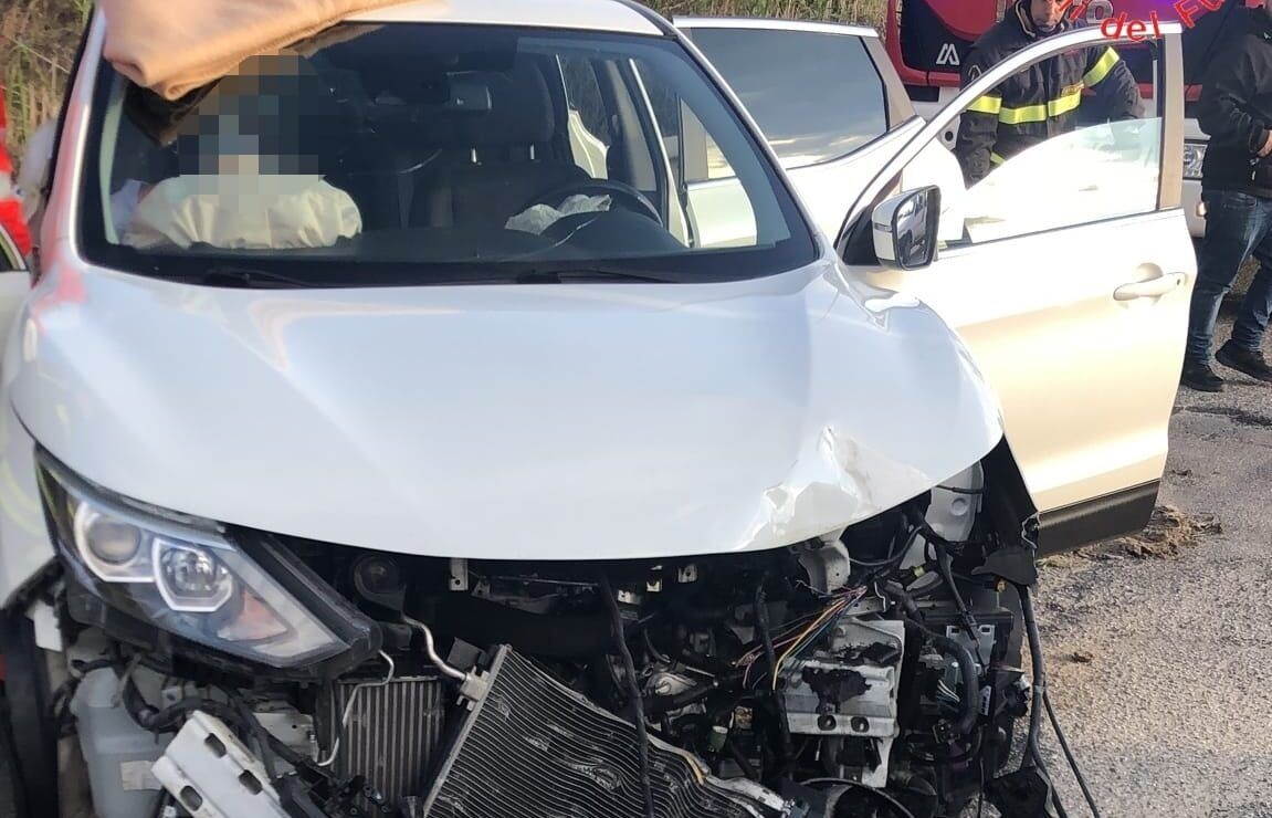 Incidente stradale a Simeri Mare, una persona ferita