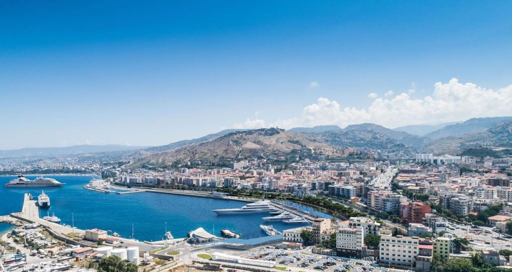 Reggio Calabria, dal porto all’aeroporto: sul confine tra terra e mare il nuovo parco lineare dello Stretto