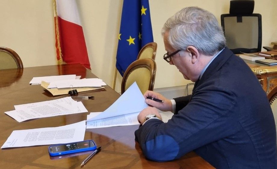 Tajani: «Circa 200 italiani stanno rientrando da Israele su aerei militari»