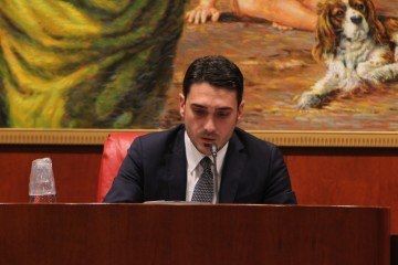 Consiglio, stretta sui portaborse: dovranno usare il badge