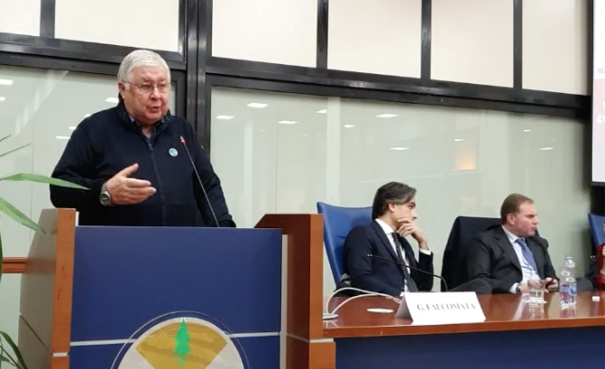 De Masi: «’Ndranghetisti, criminali, corruttori e lobbisti non votino per Callipo»