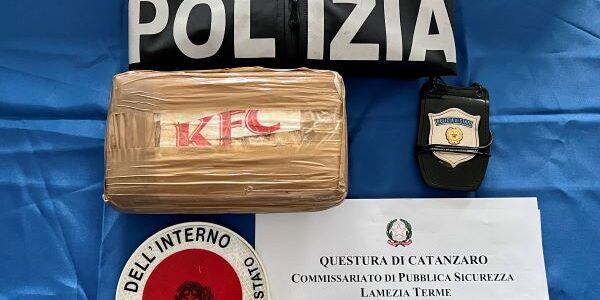 Trovato con un chilo di cocaina in macchina, arrestato un 23enne