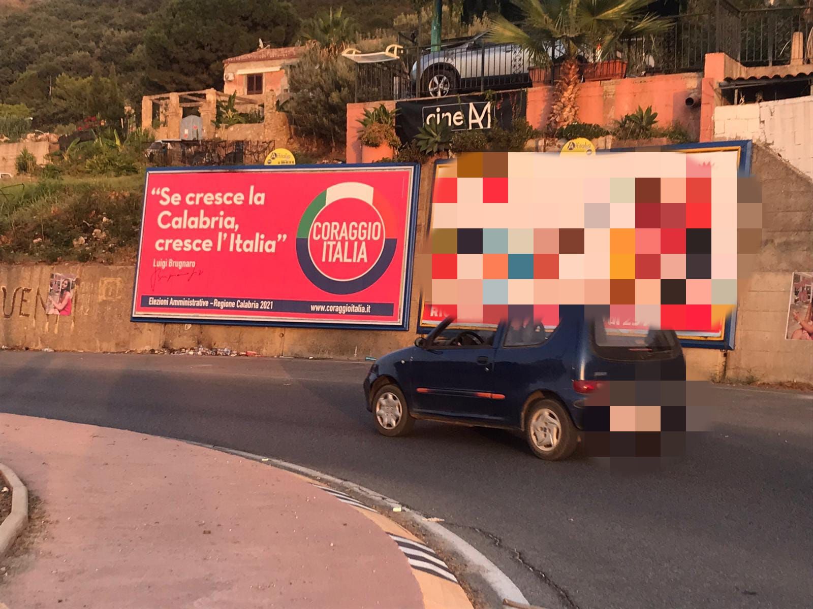 La polemica sul dg del Comune e il manifesto in rotatoria. Per Brugnaro due “scivoloni” calabresi