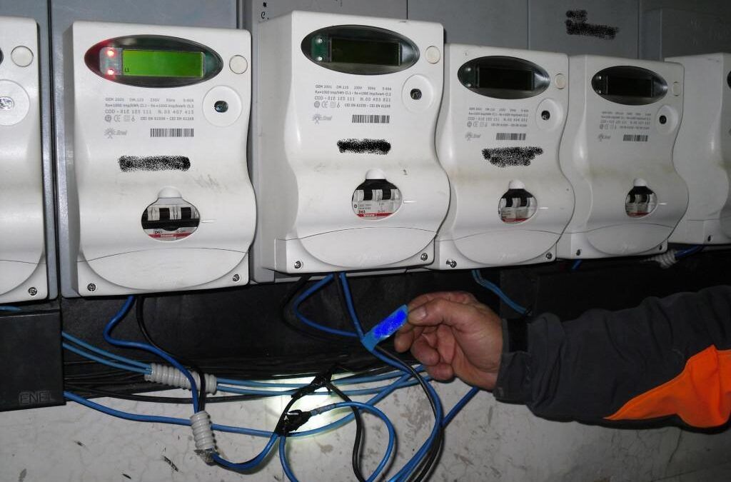 Furti di energia elettrica nel Cosentino, 20 denunce