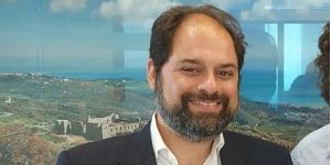 «Chi sceglie un percorso diverso è libero di farlo, ma non può anticipare scelte che spettano al confronto collettivo»